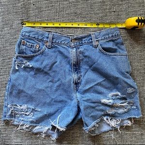 Vintage Levi High-waisted Mom Jean Shorts 30/31